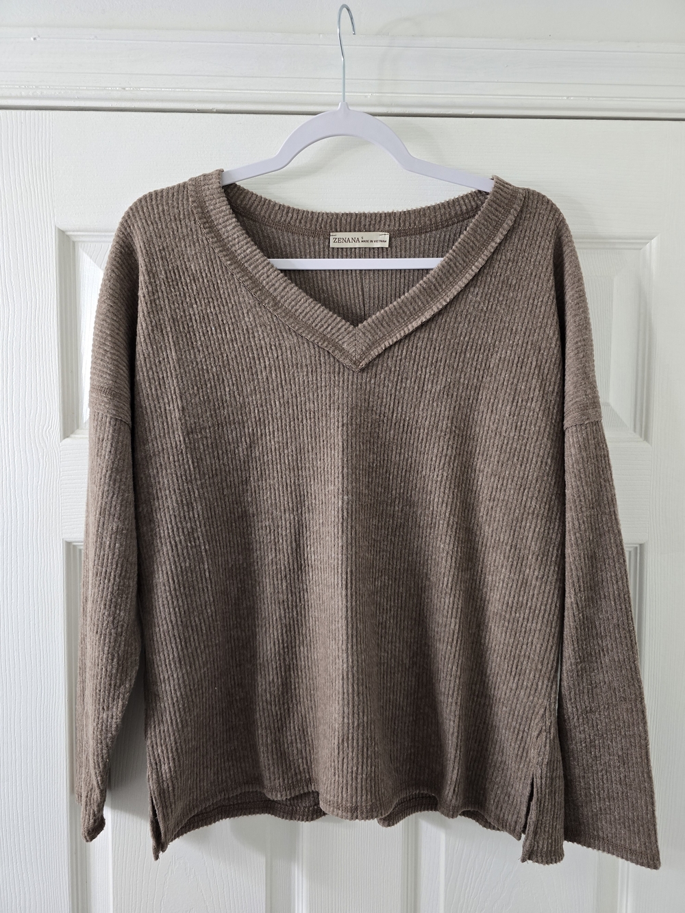 Zenana Outfitters Taupe Ribbed V-Neck Pullover Sweater